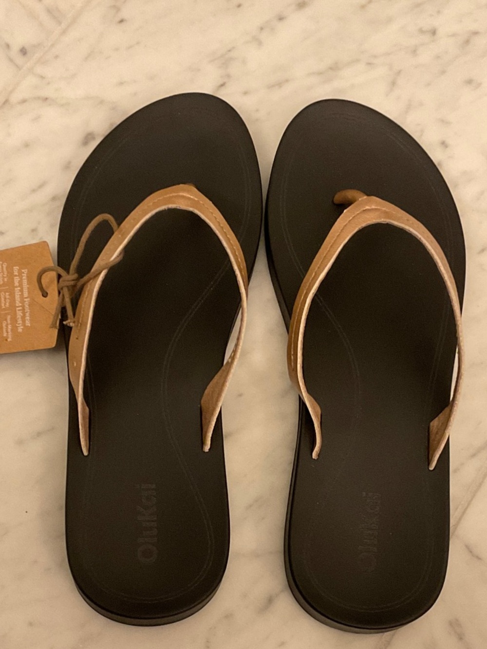 OluKai Women’s Lalahi Flip Flops in Copper/Lava Rock in Size 10 - Picture 2 of 7